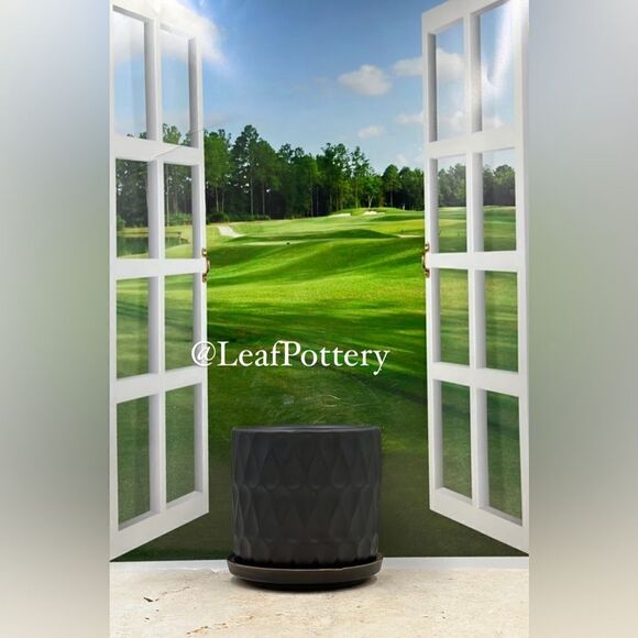 Black Link (SM) Ceramic Planter Pot with Saucer Attached - Picture 3 of 9